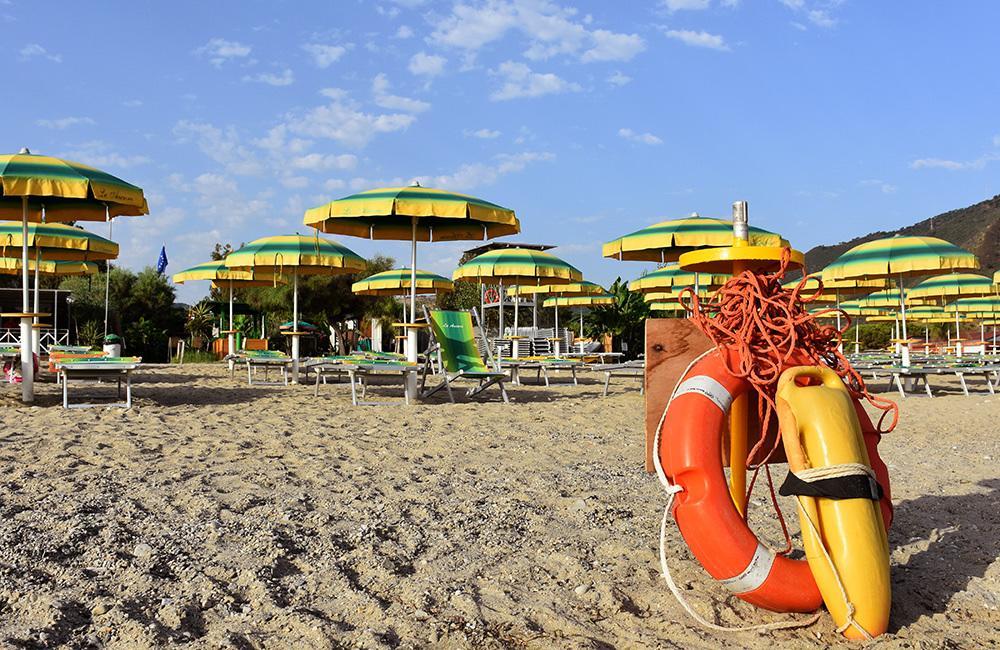 Hotel Riviera Azzurra Оливери Екстериор снимка